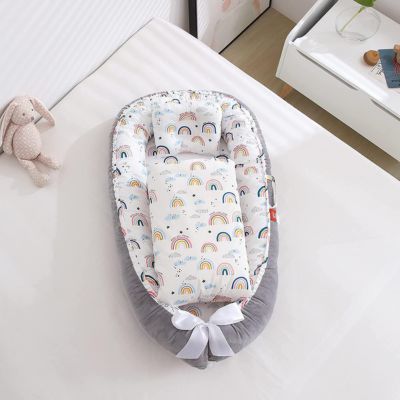 réducteur-de-lit-bebe-avec-coussin