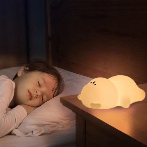 bebe veilleuse enfant garcon se repose