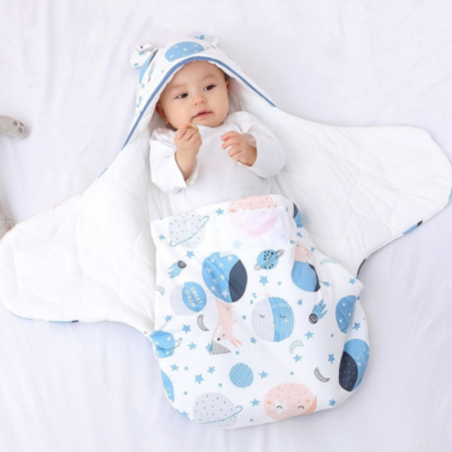 nid-d-ange-bebe-motifs-planètes-étoilées