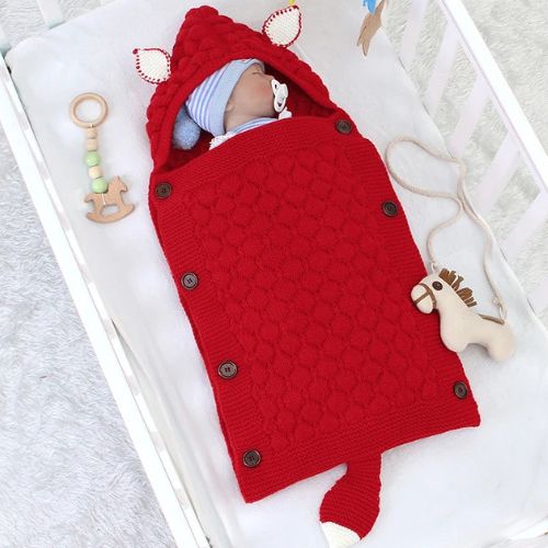nid-d-ange-bebe-rouge-chambre-bebe