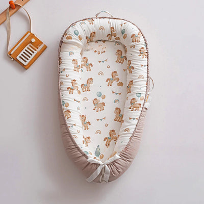 réducteur-de-lit-bébé-beige-motif-licorne