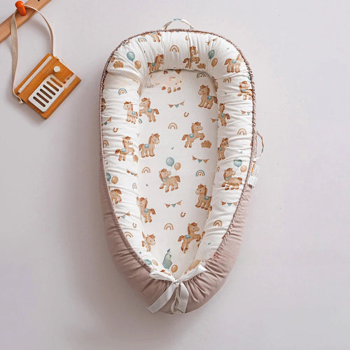 réducteur-de-lit-bébé-beige-motif-licorne